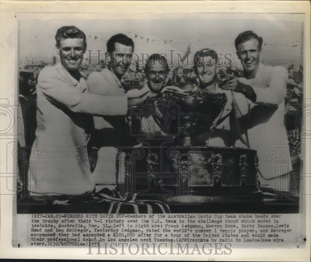 1953 Press Photo Frank Sedgman shakes hands with Australian Davis Cup team.- Historic Images