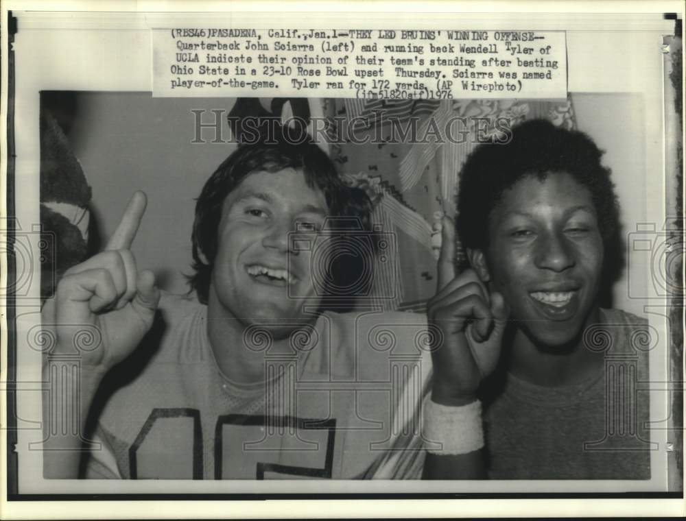 1976 Press Photo UCLA football players John Sciarra and Wendell Tyler- Historic Images