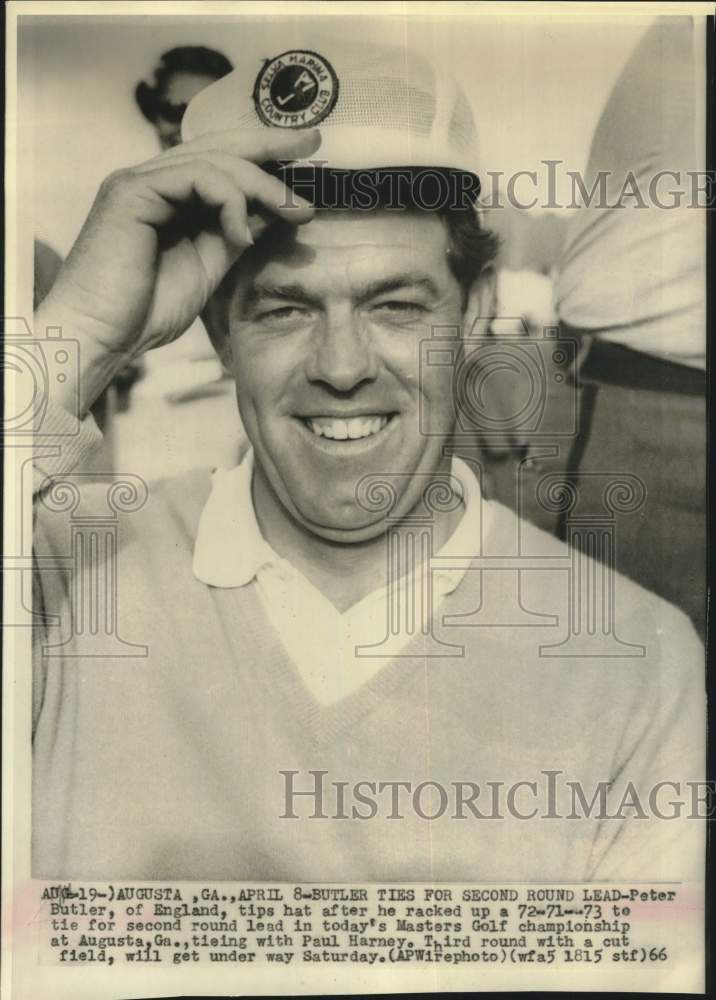 1966 Press Photo Peter Butler tips his hat at Masters Golf Championship in GA.- Historic Images