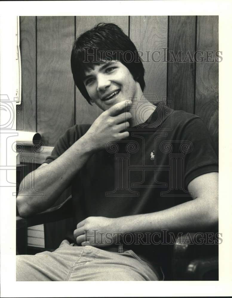 1982 Press Photo Memorial High football team member Brian Burr. - hps01759- Historic Images