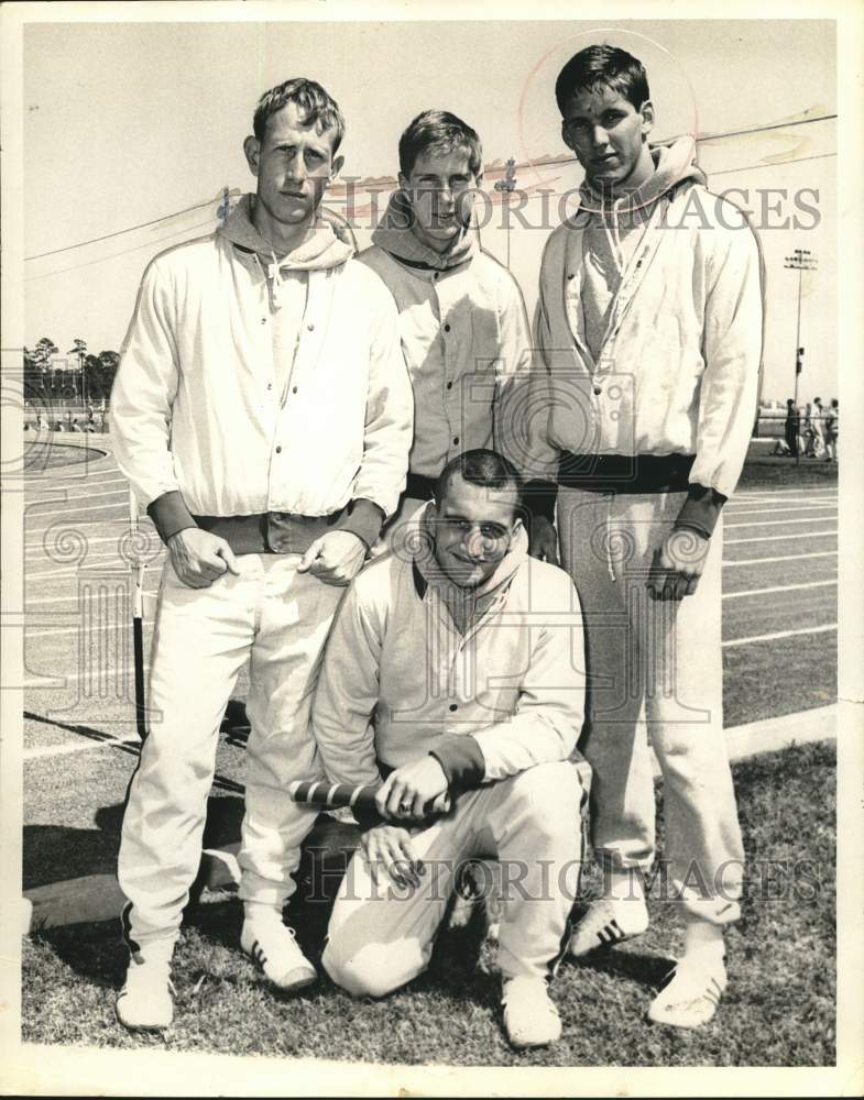 1964 Press Photo Memorial High track star Lon Schiller with teammates.- Historic Images