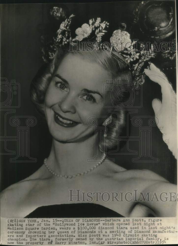 1954 Press Photo &quot;Hollywood Ice Revue&quot; Barbara Ann Scott wears tiara in New York- Historic Images