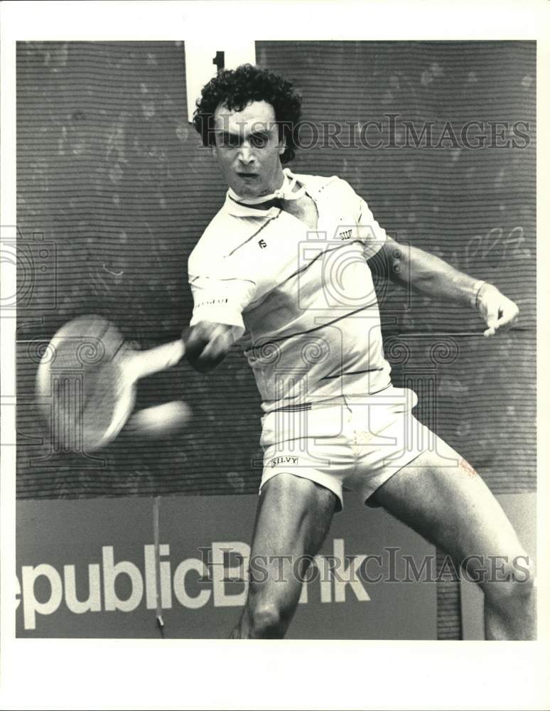 1982 Press Photo Tennis player Jose Luis Clerc with powerful forehand.- Historic Images