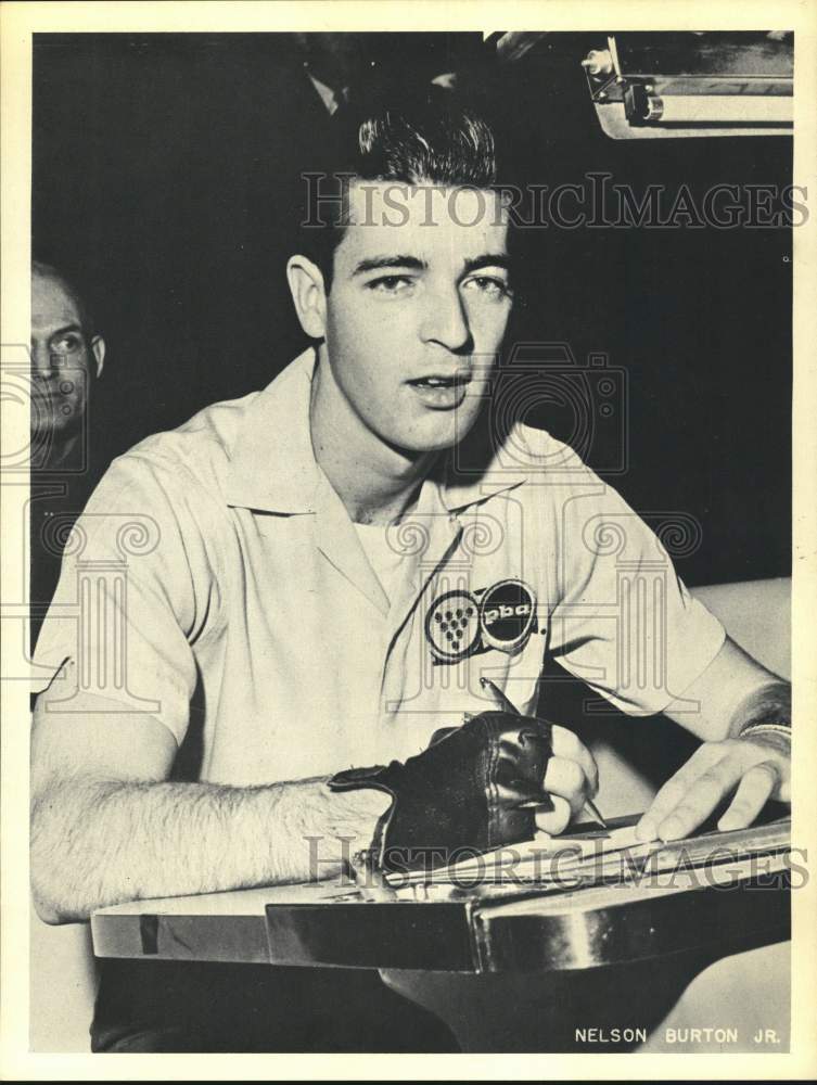 1967 Press Photo PBA bowler Nelson Burton, Jr. keeps score. - hps02437- Historic Images