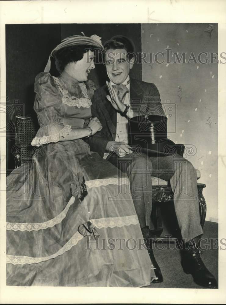 1954 Press Photo Track star Chris Chataway in scene from Oscar Wilde play.- Historic Images