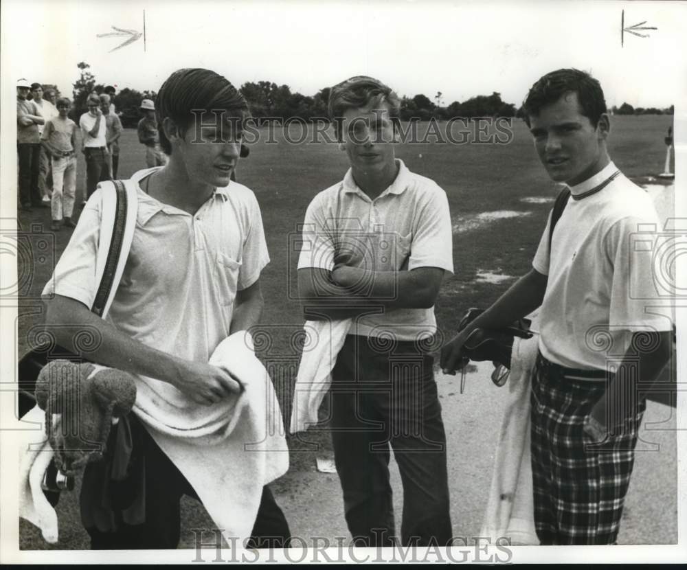 1970 Press Photo Golfers Bart Richardson, John Mellaun, John Burke in Playoff- Historic Images