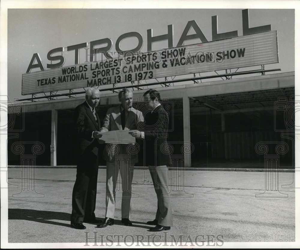 1973 Press Photo Texas National Sports, Camping and Vacation Show Officials- Historic Images