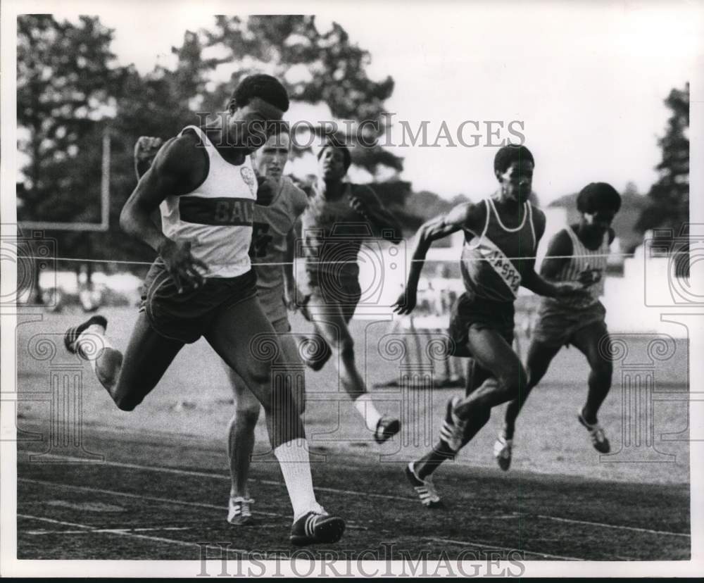 1975 Press Photo Charles Alexander wins Klein 100 Yard Dash - hps06954- Historic Images