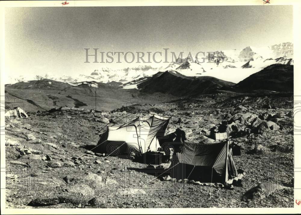 1981 Press Photo Scientists camp in Dry Valley of Antarctica while drilling- Historic Images