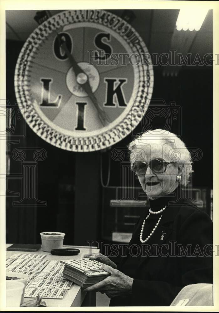 1979 Press Photo Helen Walsh plays Skilo on Boardwalk, Atlantic City, New Jersey- Historic Images