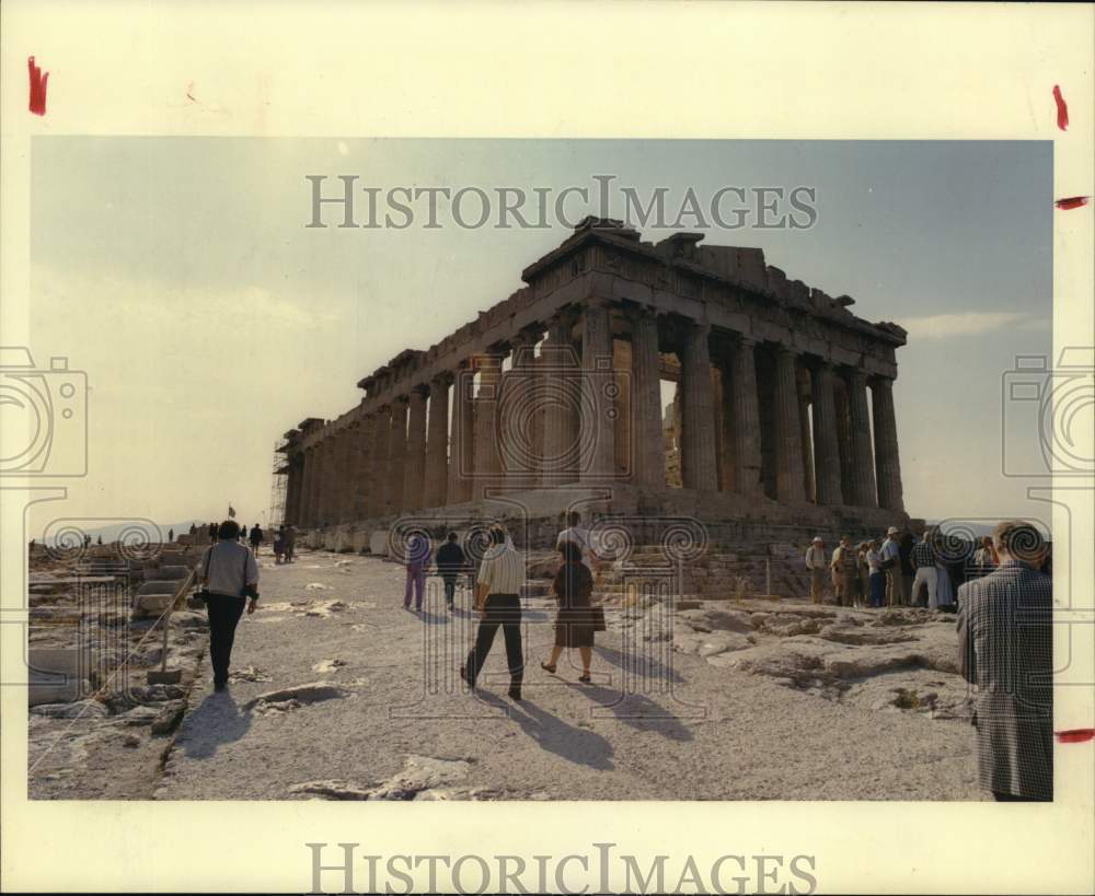 1990 Press Photo Tourists at the Parthenon in Athens, Greece - hps07594- Historic Images