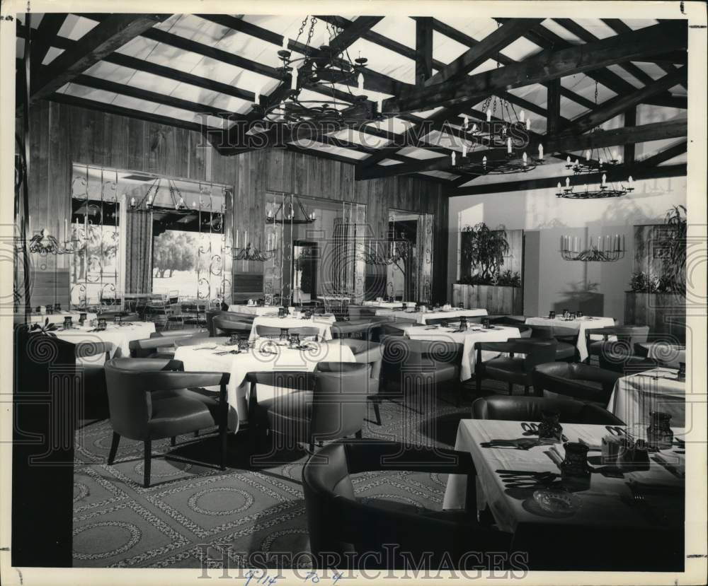 1965 Press Photo The clubhouse dining room at Arizona country club The Wigwam- Historic Images