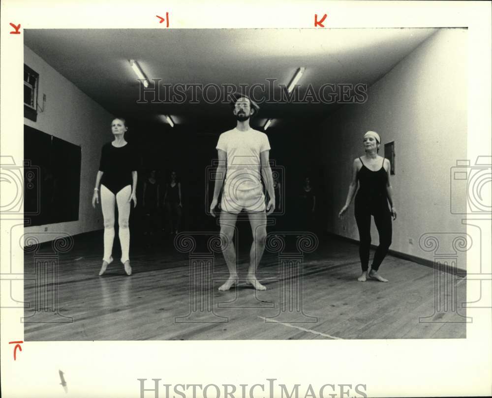 1979 Press Photo Man and Women in Ballet Dance Class - hps08208- Historic Images