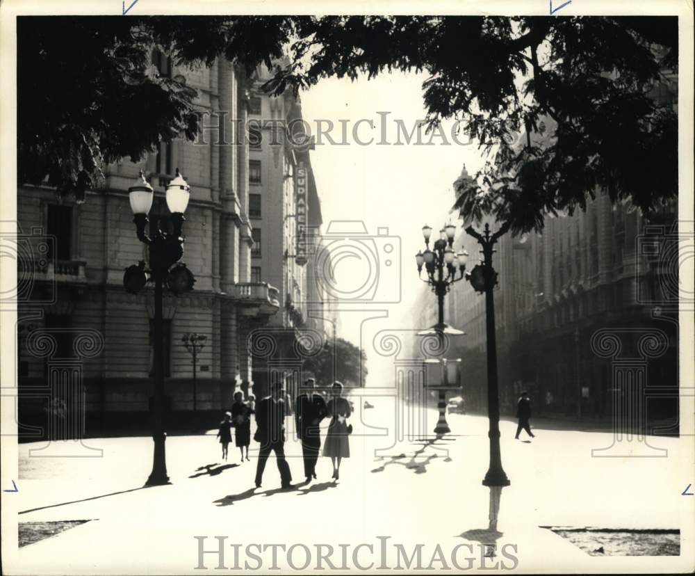 1960 Press Photo Buenos Aires Street Scene, Argentina - hps08349- Historic Images