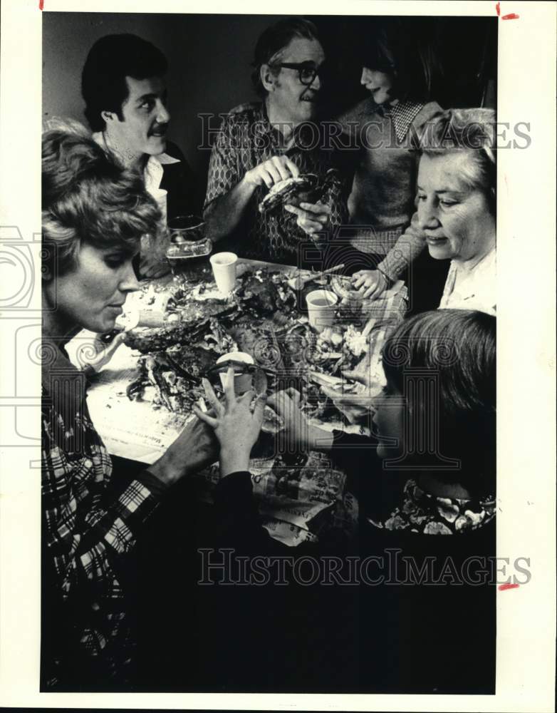 1982 Press Photo Family enjoys Baltimore, Maryland Seafood - hps08434- Historic Images