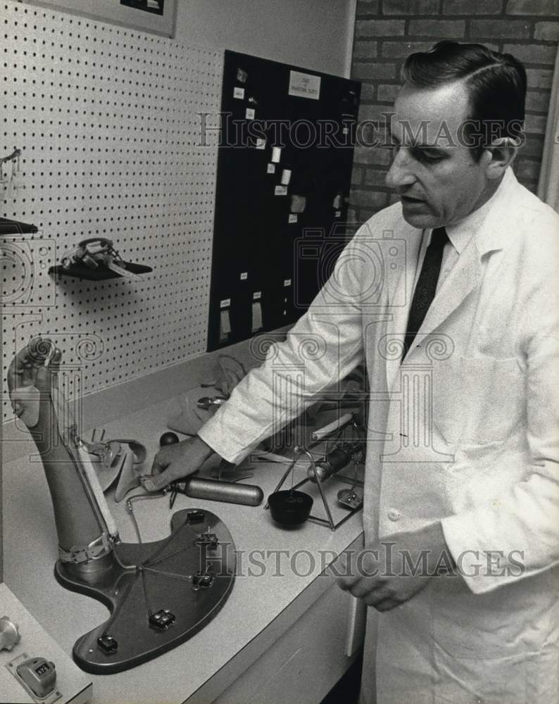 1969 Press Photo Doctor with Artificial Limb - hps08608- Historic Images