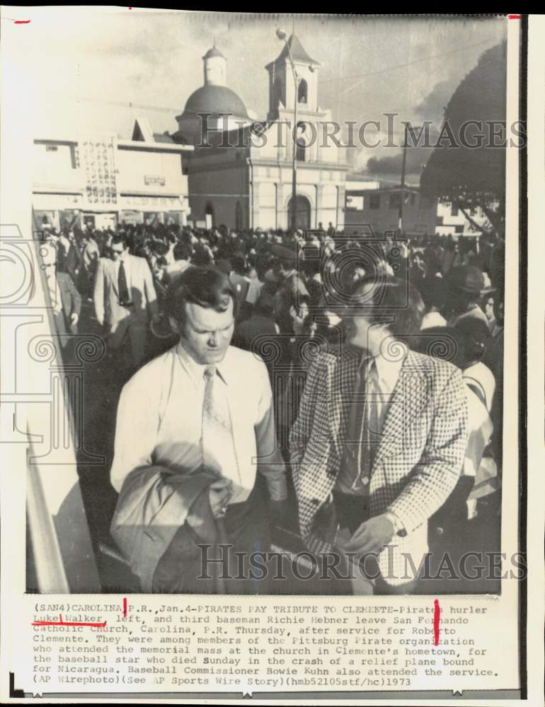 1973 Press Photo Luke Walker, Richie Hebner leave Memorial for Roberto Clemente- Historic Images