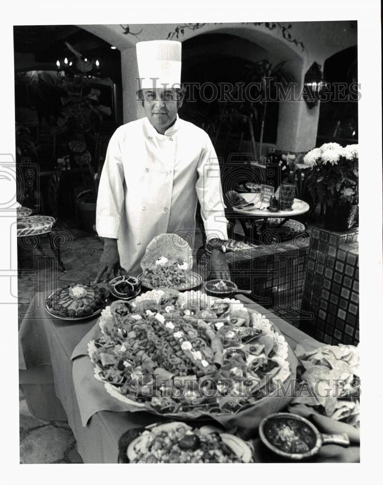 1980 Press Photo Executive Chef Julian Tovar for El Torito, Mexican Restaurant- Historic Images