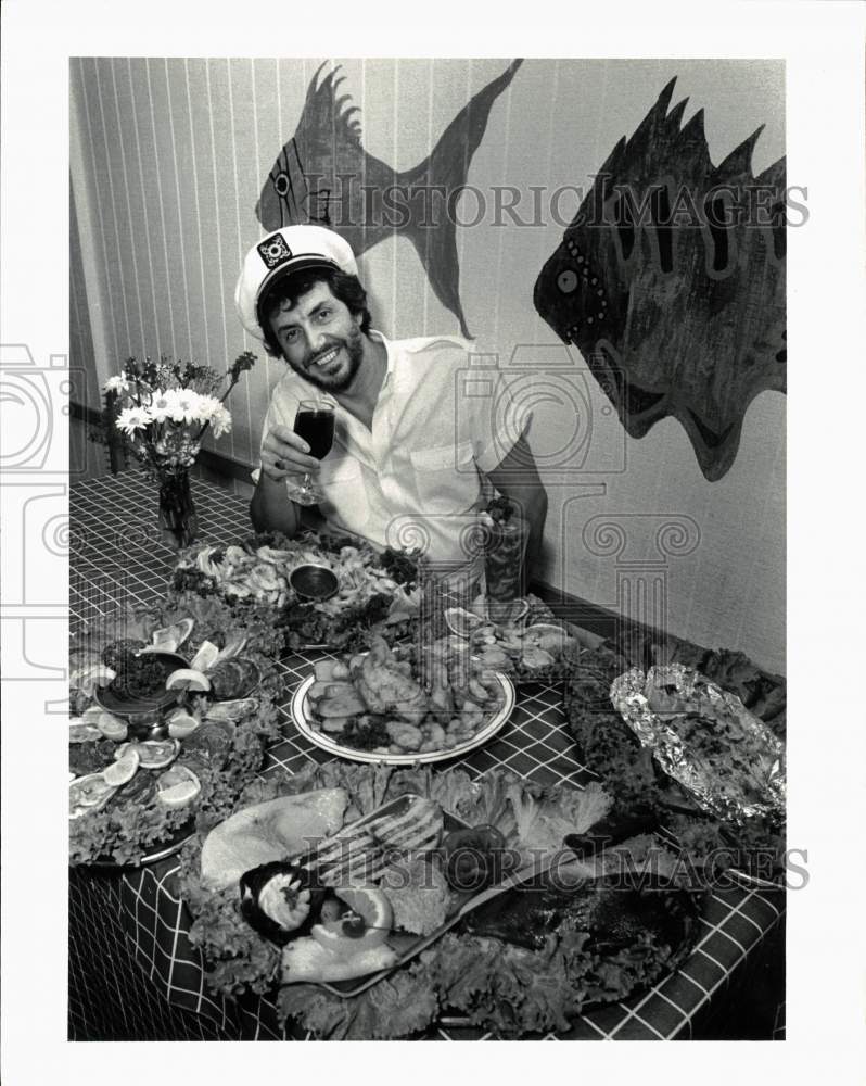 1983 Press Photo Chef Fred Mojaver, Proprietor of Copley Seafood - hps10086- Historic Images