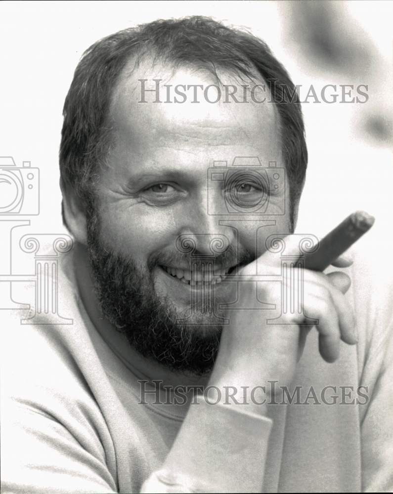 Press Photo Chef Michel Richard smokes his cigar - hps10104- Historic Images