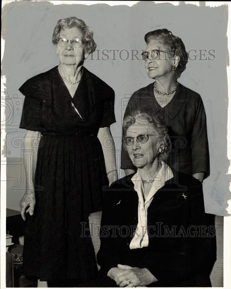 1961 Press Photo Nurses Mrs. Allen Wilcox, Mrs. Otto Galm, Mrs. E. J. Burns- Historic Images