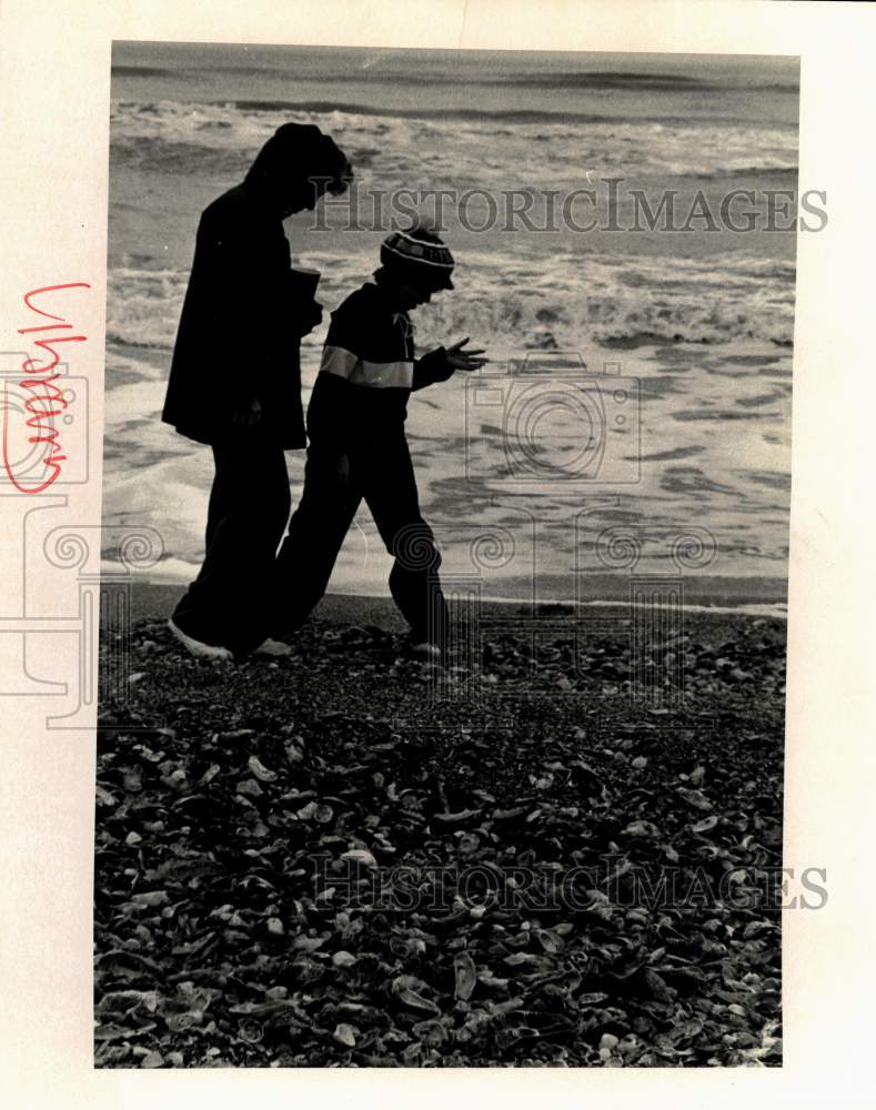 1979 Press Photo Children on Beach in Texas - hps10556- Historic Images