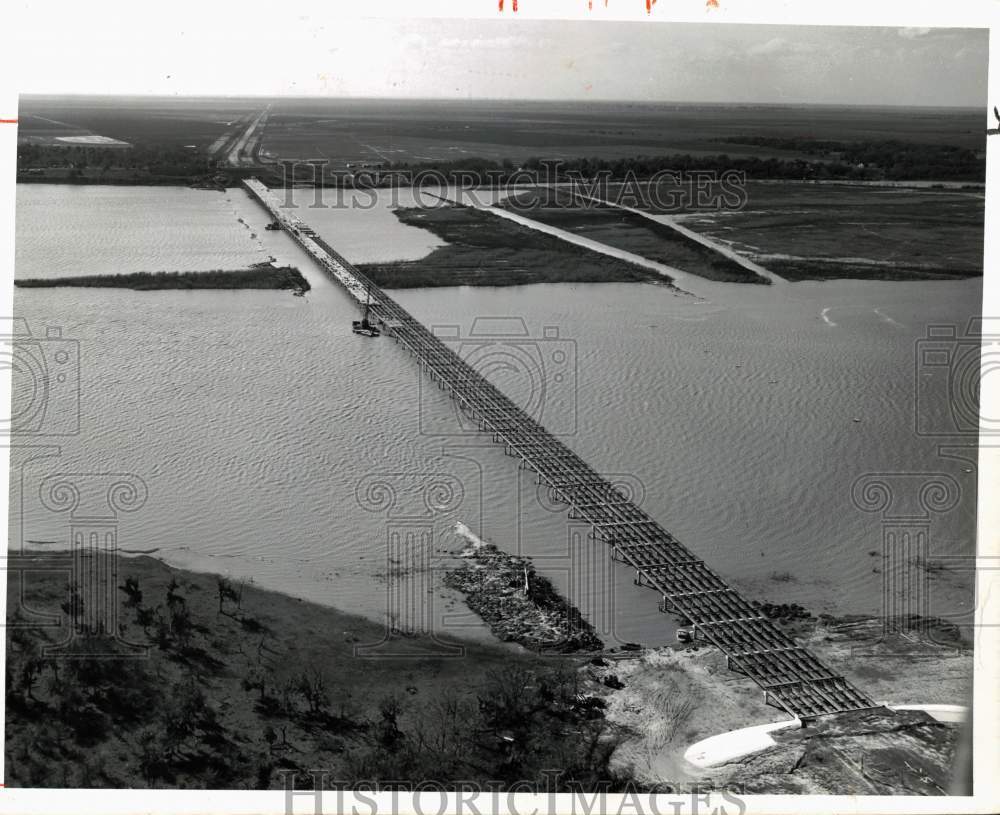 1955 Press Photo Causeway linking Houston and Port Arthur under construction- Historic Images