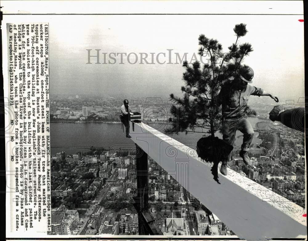 1971 Press Photo Steelworker Brings Tree to John Hancock Tower Ceremony, Boston- Historic Images