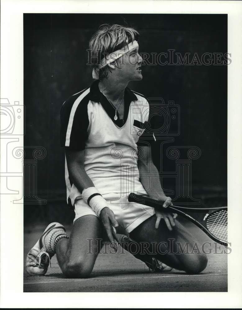 1981 Press Photo Mel Purcell, Tennis Player, on His Knees during Match- Historic Images