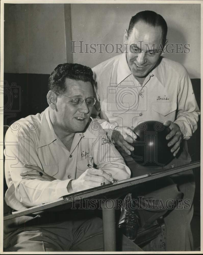 1959 Press Photo Bowlers Rip Collins and Louis Smith tally scores. - hps11749- Historic Images