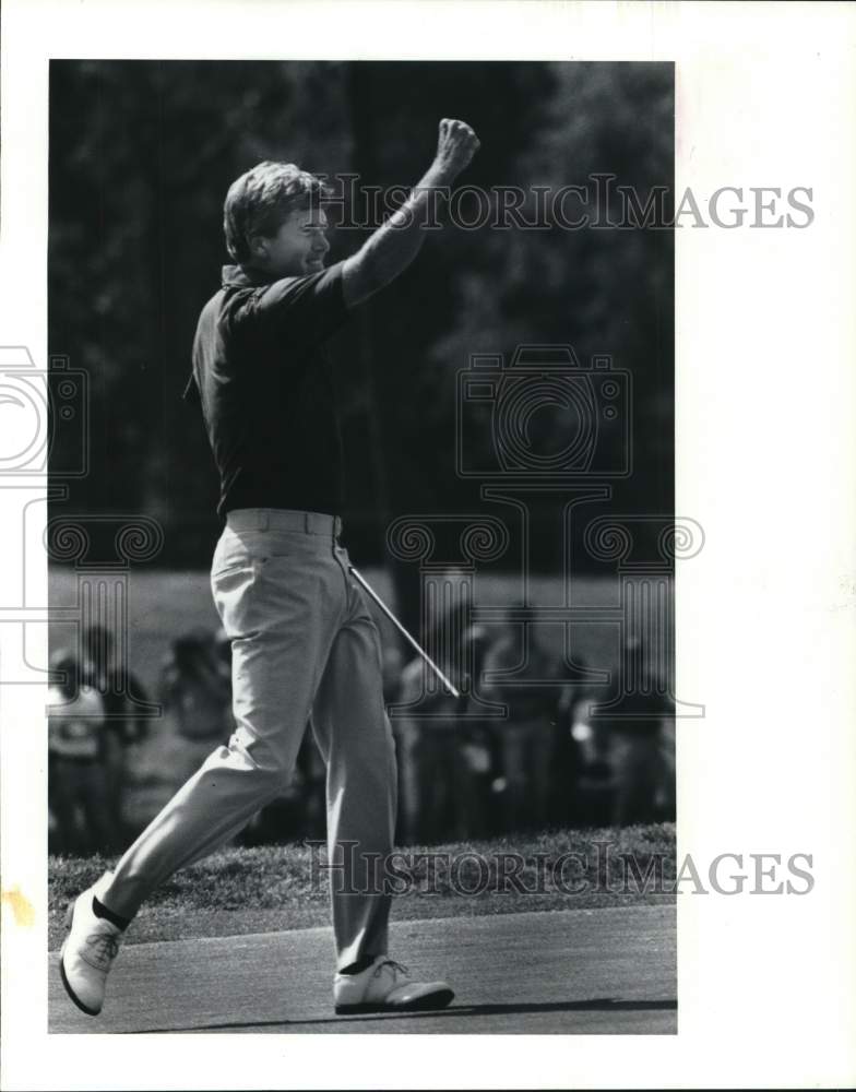 1982 Press Photo Golfer Ed Sneed wins a tournament in sudden death playoff- Historic Images