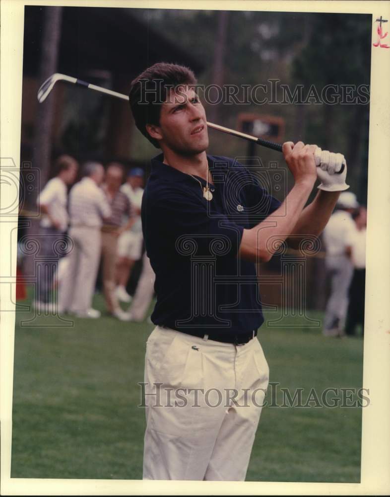 1989 Press Photo Jose Maria Olazabal practices at Woodlands Golf Course, Texas- Historic Images