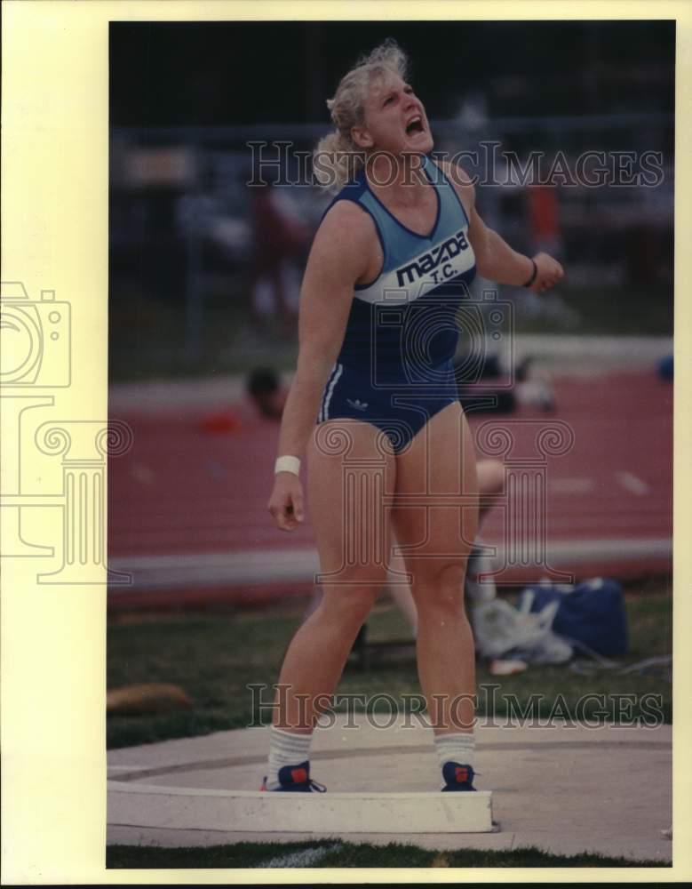 1988 Press Photo Ramona Pagel at Nike/Houston Invitational Shot Put Event- Historic Images