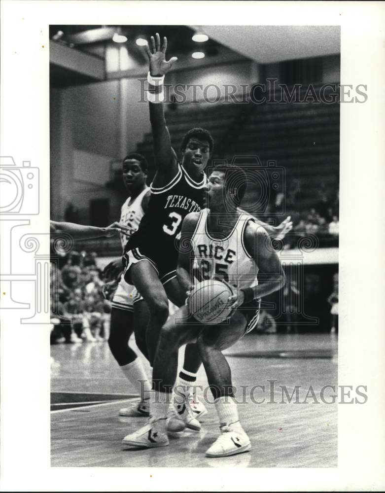 1982 Press Photo Rice and Texas Tech play men&#39;s college basketball - hps13014- Historic Images