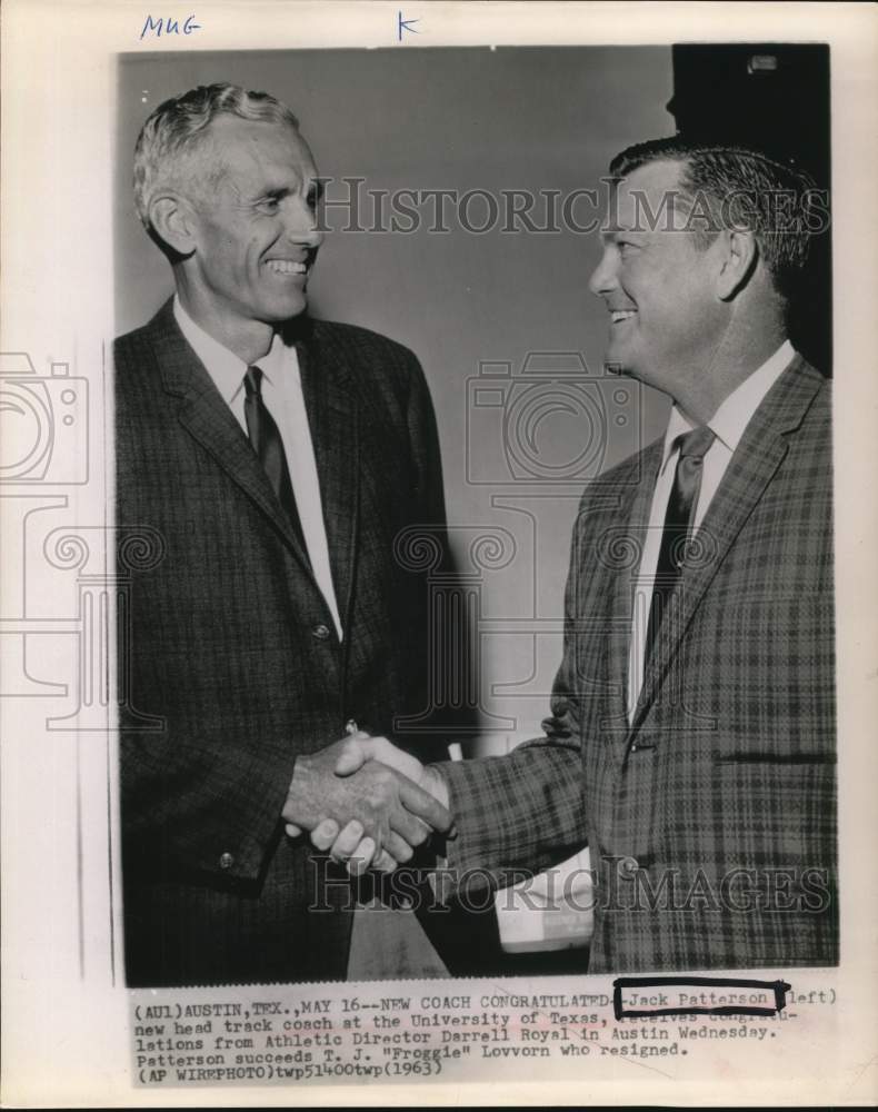 1963 Press Photo Track Coach Jack Patterson and Director Darrell Royal in Austin- Historic Images