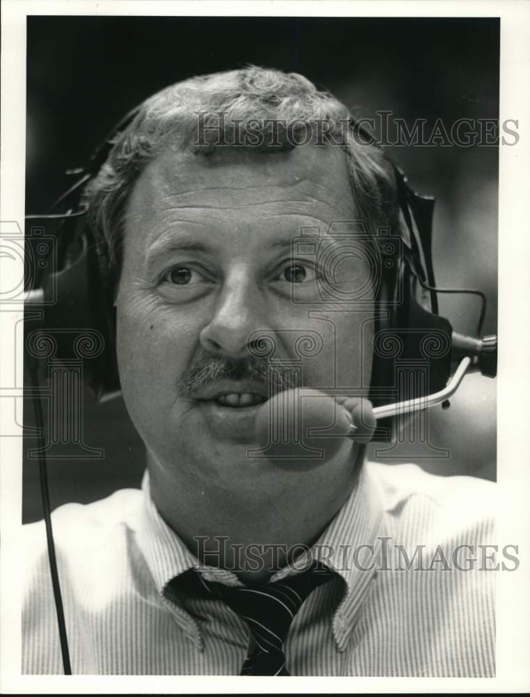 1985 Press Photo Gene Petersen, Houston Rockets Basketball Announcer - hps13281- Historic Images