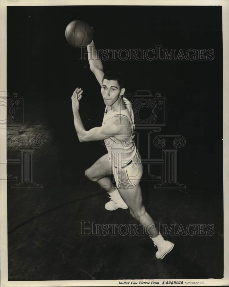 1956 Press Photo University of Houston basketball player Ray Patopnstry.- Historic Images