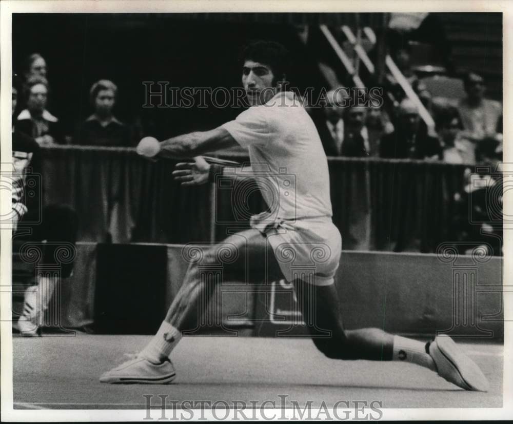 1976 Press Photo Tennis Masters Champion Manuel Orantes in Match with Mr. Fibak- Historic Images