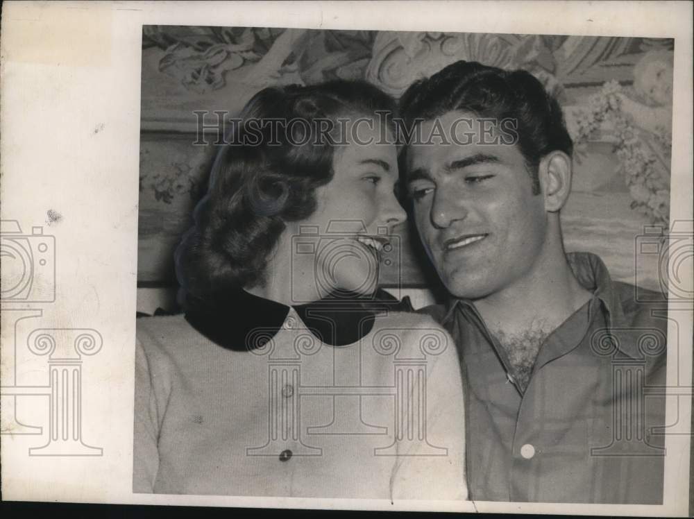 1950 Press Photo Mr. and Mrs. George Pontikes, Newlyweds at Home - hps14213- Historic Images