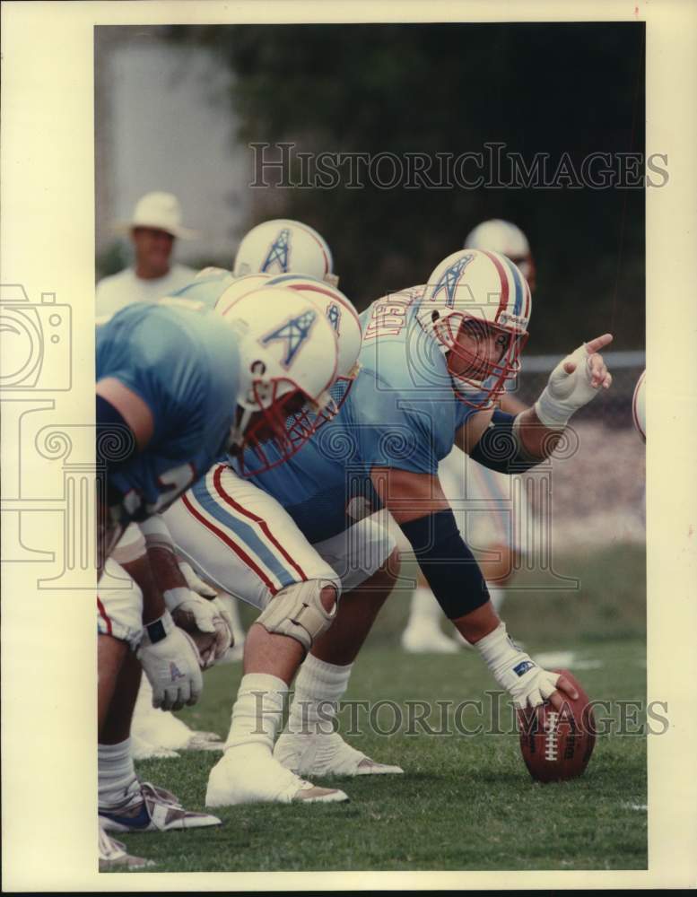 1989 Press Photo Houston Oilers Football Center Jay Pennison during Practice- Historic Images