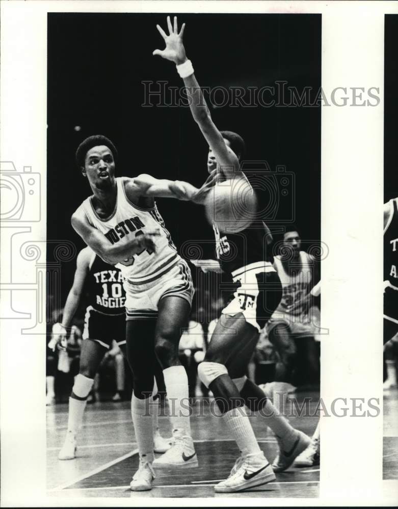 1950 Press Photo Larry Rogers and Rudy Woods in UH vs. Texas A&amp;M game action.- Historic Images