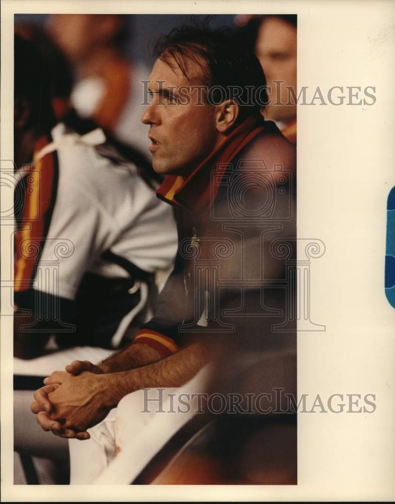 1991 Press Photo Astros pitcher Jim Deshaies sits in team dugout. - hps15145- Historic Images