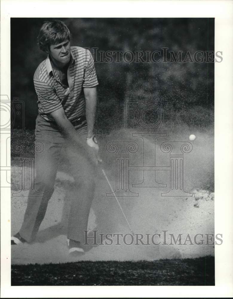 1981 Press Photo Pro golfer Hal Sutton hits a sand shot at Champions - hps15198- Historic Images