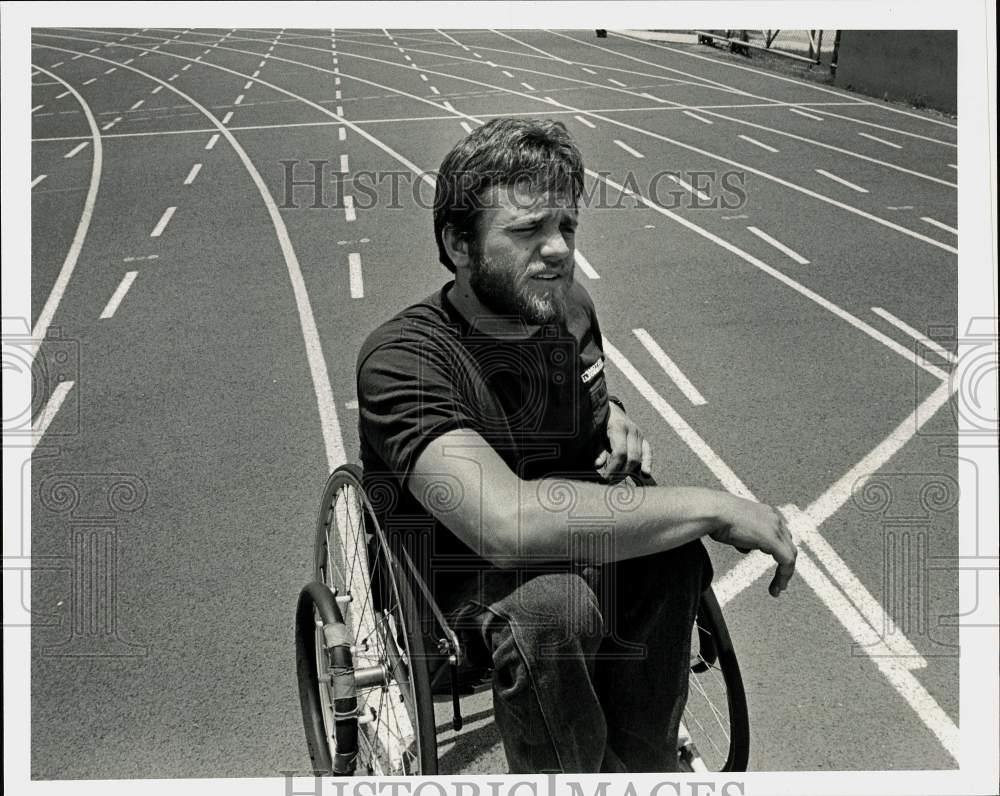 1984 Press Photo Olympic wheelchair racer Randy Snow at Robertson Stadium- Historic Images