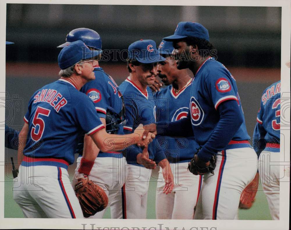 1987 Press Photo Chicago Cubs Baseball Player Lee Smith &amp; Teammates - hps16750- Historic Images