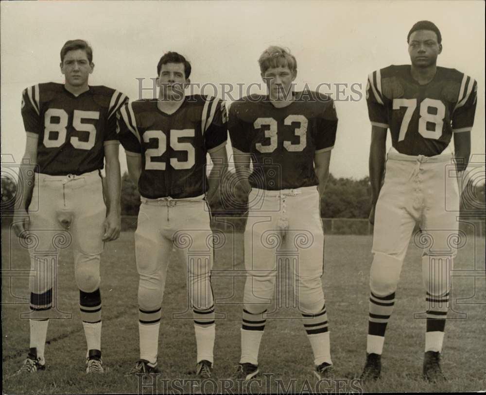 1968 Press Photo Football player Lara Chandler with his teammates - hps17083- Historic Images