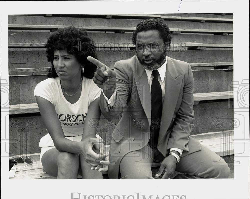 1984 Press Photo Houston Gamblers Football Manager Gene Burrough &amp; Wife Toni- Historic Images