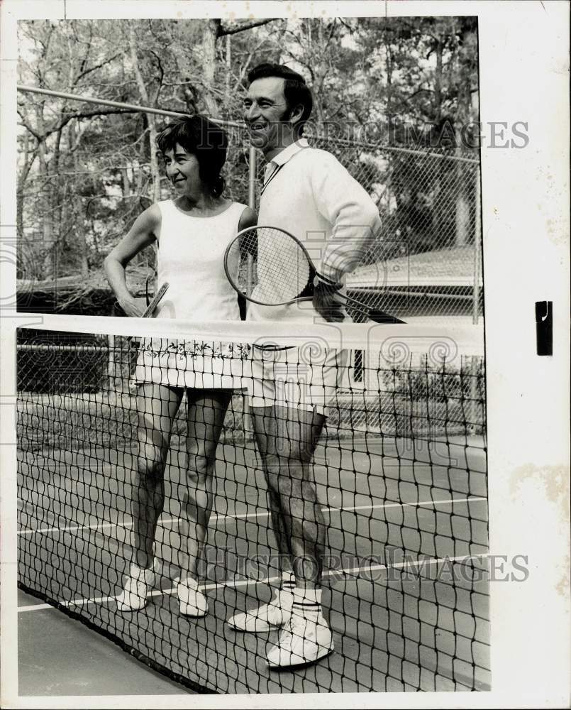 1971 Press Photo Tennis player Gladys Heldman with Rice coach Sammy Giammalva- Historic Images