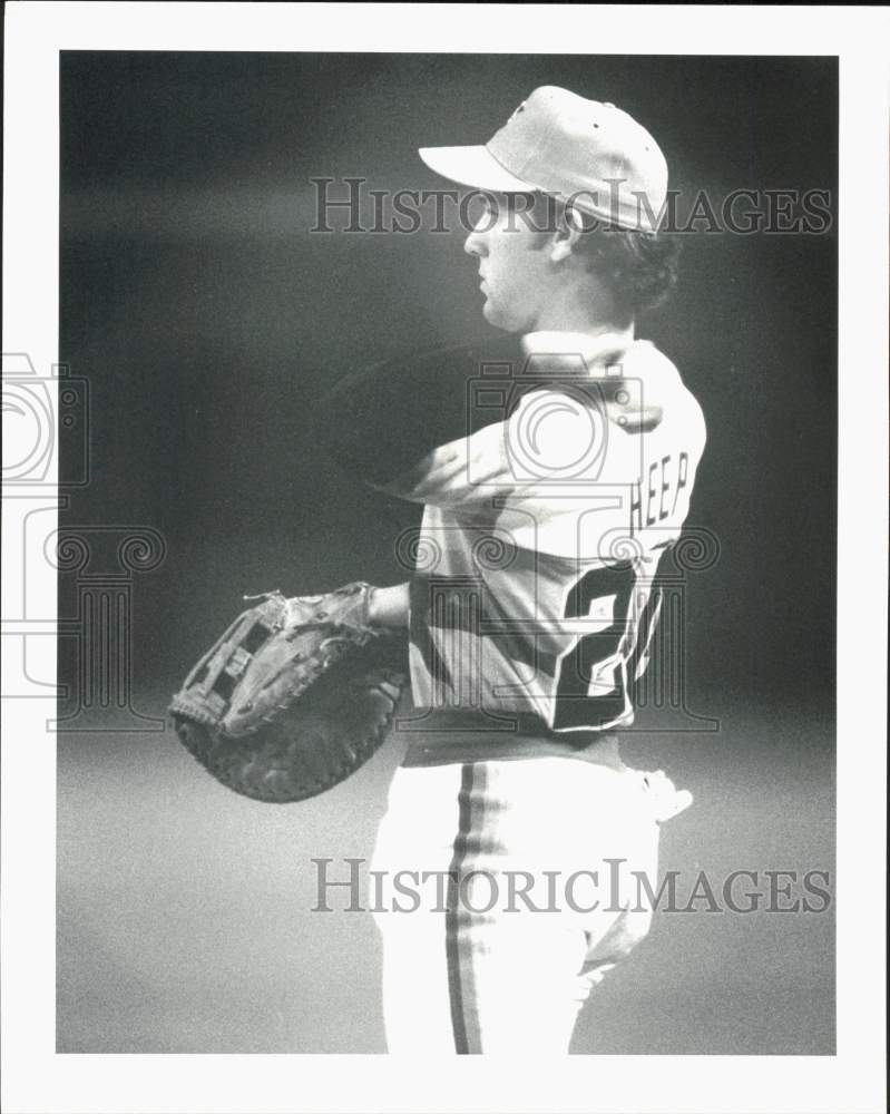 1980 Press Photo Houston Astros Baseball Player Danny Heep Tosses the Ball- Historic Images