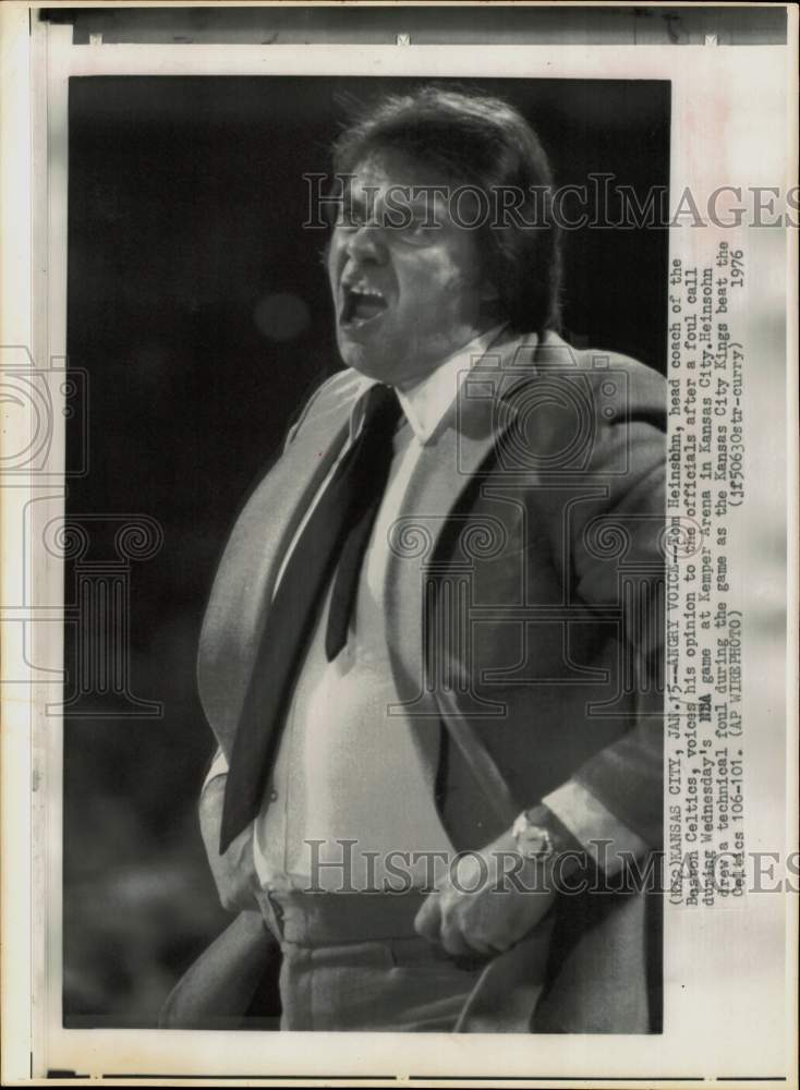 1976 Press Photo Boston Celtics Basketball Coach Tom Heinsohn Yells, Kansas City- Historic Images